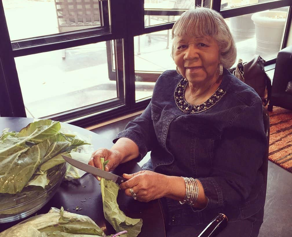 ジョン・レジェンドさんのインスタグラム写真 - (ジョン・レジェンドInstagram)「My beautiful grandmother, Marjorie Maxine Stephens, left this world early this morning, just a few days after her 91st birthday. We are so grateful for the life she lived, for the love she shared with her many children, grandchildren, great grandchildren, and beyond. She was the most caring and conscientious grandmother you could imagine. She still sent us all birthday cards with cash until her final days. She hosted our yearly Christmas celebrations until we literally couldn’t fit in her little pink house on Heard Avenue in Springfield, Ohio. She was active and full of curiosity and energy until her final days. She always had a story to tell and words of encouragement and love. She supported us and rooted for us unconditionally. I’m so glad she got to see the fruits of all she gave us. She got to travel the world with us, went to my first Grammys.  She got to experience the successes of all her offspring.  We are the family we are, the individuals we are because of the love she poured into us. We are sad to lose her but most of all so appreciative of the full, blessed life she lived.  May she Rest In Peace after running a great race. 💗💗💗💗💗」2月3日 8時32分 - johnlegend