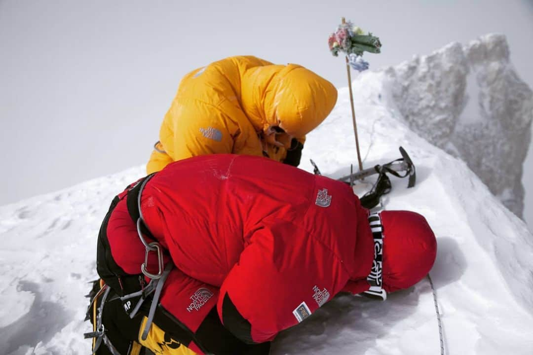 Cory Richardsさんのインスタグラム写真 - (Cory RichardsInstagram)「Happy Anniversary @iamsimonemoro @urubkodenis !!! Ten years ago today, I was fortunate enough to do the first winter ascent of Gasherbrum II with two of my heroes. I can't express the gratitude I felt then and every day since for the opportunity,  the mentorship, the patience,  and the brotherhood. This trip changed so much in my life...I see the trajectory as a gift and blessing for which I still feel shocked and unworthy. So many better, more experienced climbers could've been there. So much could've happened differently. But it didn't and here we are. In the decade since, all the remaining Pakistani 8000m peaks have seen monumental winter ascents, culminating this year with K2. I feel so honored to be a small part of this Himalayan story and so grateful for what it has taught me. Thank you Simone and Den...for life.」2月3日 8時46分 - coryrichards