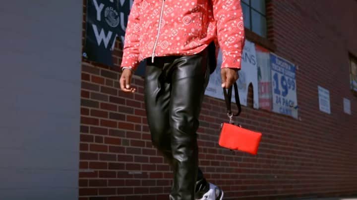 ケリーン・アコスタのインスタグラム：「Big Energy  📌 Styling @kingcjx  🎥 @xander.foto」