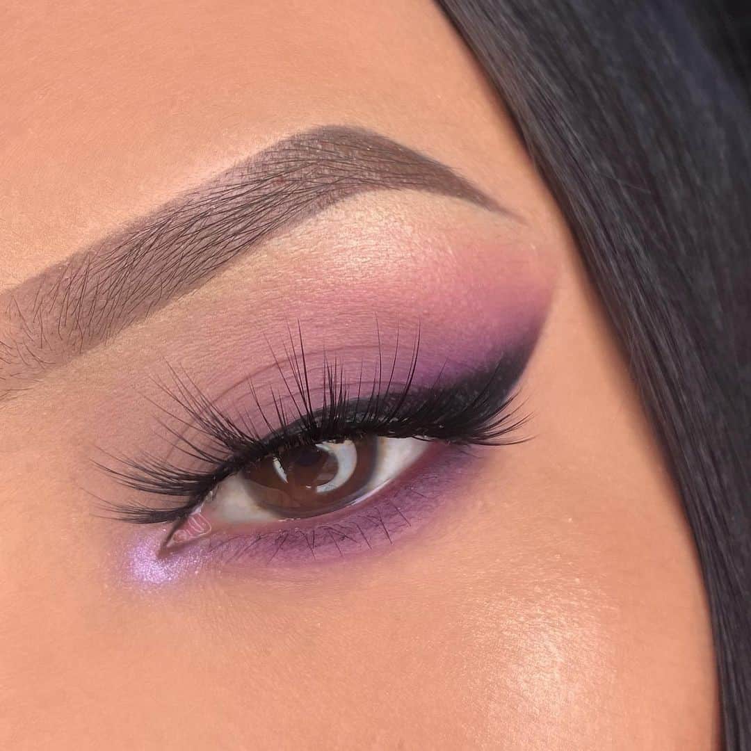 NYX Cosmeticsさんのインスタグラム写真 - (NYX CosmeticsInstagram)「@mimi_zrs completes this sultry, smoked our glam using our Epic Ink Liner 💜✔️ • #nyxcosmetics #nyxprofessionalmakeup #crueltyfreebeauty #veganformula」2月3日 8時56分 - nyxcosmetics