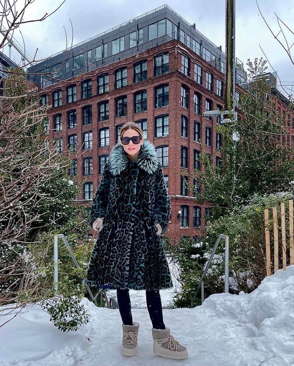 オリヴィア・パレルモのインスタグラム：「Snow day, take two! ❄️🐰」
