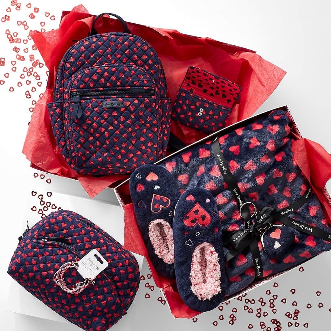 のインスタグラム：「❣️ SWEET HEARTS GIVEAWAY ❣️ With Valentine's Day just a couple of weeks away we want to send some love to YOU! Enter for the chance to win this prize package filled with goodies in our Sweet Hearts pattern by following these three simple steps:  1) Follows us @verabradley 2) Like this photo 3) Tag your valentine or galentine in the comments below!  Giveaway winners will only be contacted through @VeraBradley, our official brand account. The only personal information we request of winners is a shipping address to send prizes. Please send us a message if you are contacted by a fraudulent account in regards to this giveaway.  Giveaway is open to U.S. residents only, 18+ years of age. The giveaway ends on 2/5 at 11:59 a.m. EST. This giveaway is not sponsored by Instagram. * * * #verabradley #valentinesday #giveaway」