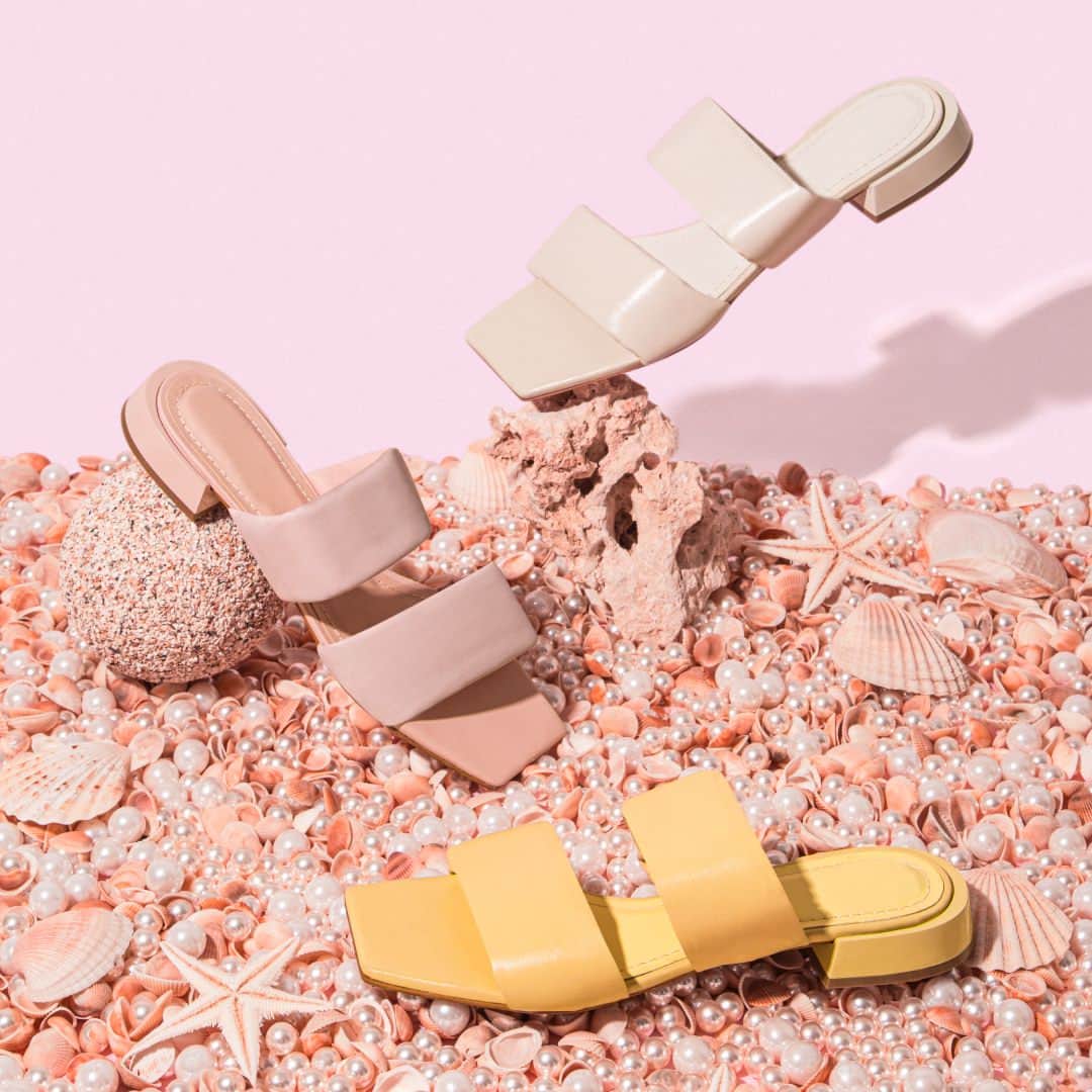 Santa Lollaのインスタグラム：「As flats candy color com enchimentos internos trazem essa sensação de bem-estar e conforto para os nossos pés! Qual a sua cor favorita? [ R$199,90 cada ] #santalollaverao21 #softleather #flats #candycolor」