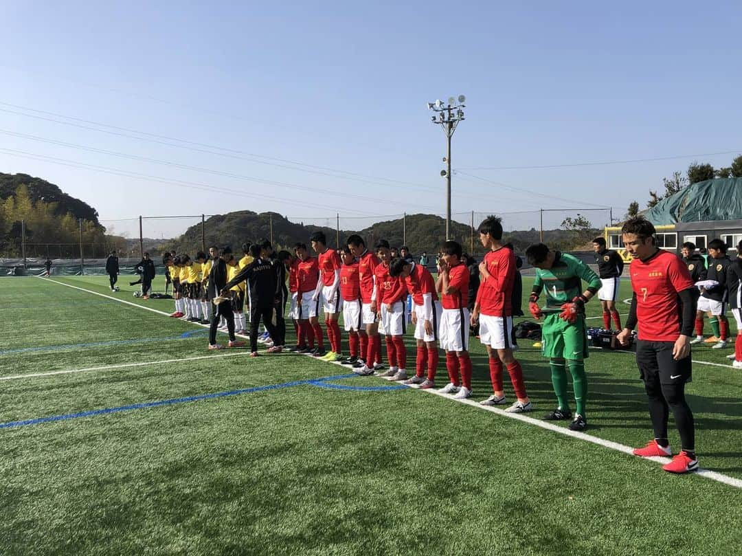 那須大亮さんのインスタグラム写真 - (那須大亮Instagram)「鹿児島実業サッカー部⚽  22年ぶりに鹿児島実業サッカー部を体験させてもらいました🏃  かなりきつかったけど笑  苦しい時に部員の声に励まされ 高校サッカー3年間で流す汗は なにものにも変えられない人生の財産だと思いました。  キバレ鹿児島実業サッカー部✨  #鹿児島実業サッカー部  #素晴らしい練習の雰囲気 #共に支えあう3年間」2月3日 9時09分 - nasudaisuke_official