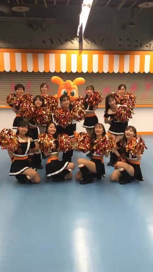 のインスタグラム：「2021VENUS インスタライブ‼︎﻿ 〜チームオレンジ🧡〜﻿ ﻿ #ジャイアンツ #giants #東京ドーム﻿ #野球 #baseball #東京 #tokyo  #cheer ﻿ #巨人 #venus #2021venus #チア #ダンス #ともに強く」