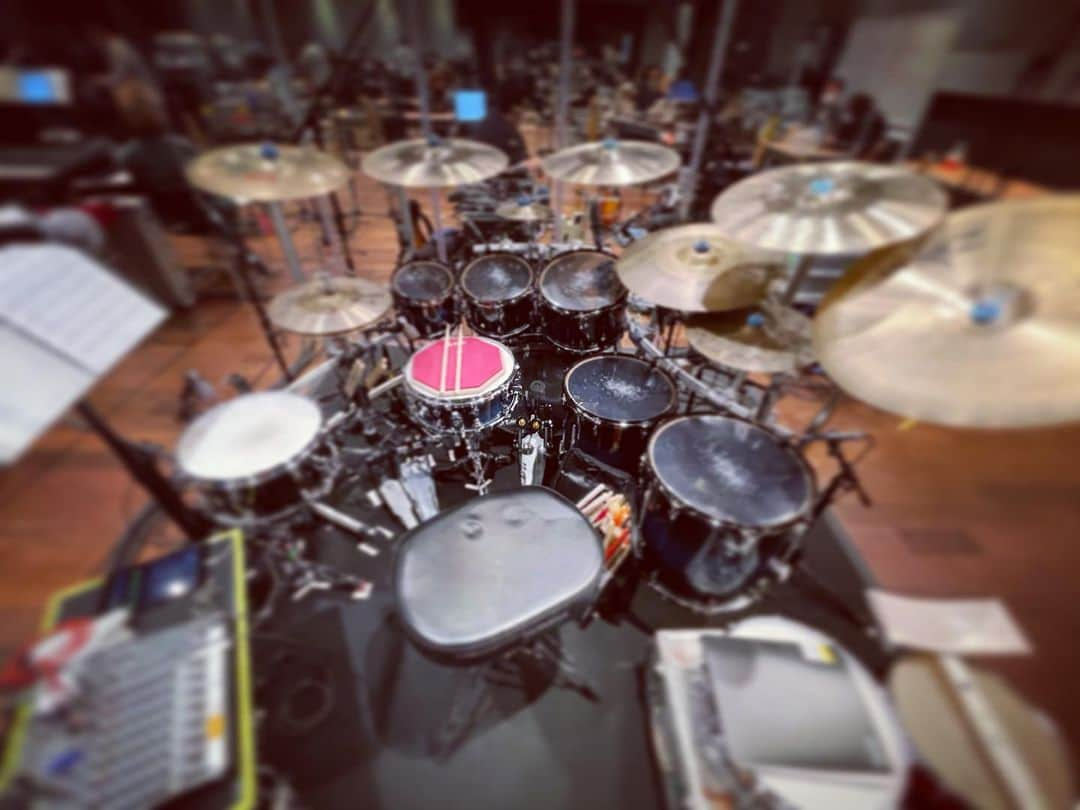 坂東慧さんのインスタグラム写真 - (坂東慧Instagram)「思い出しリハ！ #yamahadrums #zildjiancymbals #zildjiansticks #aspr #westone #cympad #rehearsal #littlegleemonster」3月4日 13時24分 - bandohsatoshi