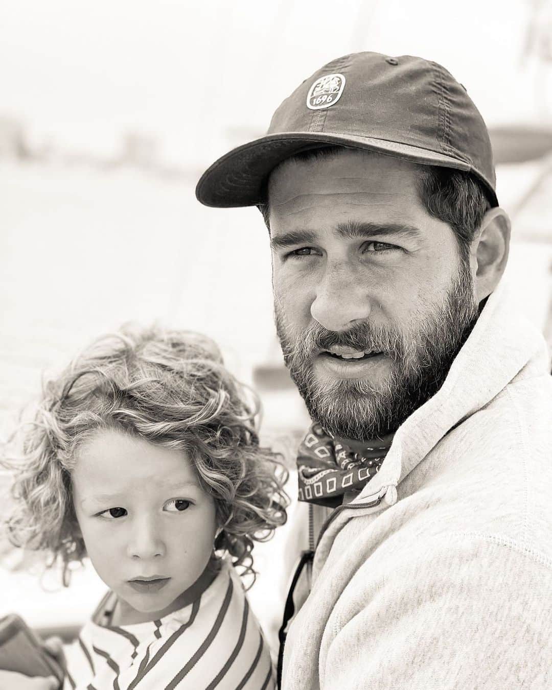 ホイットニー・ポートのインスタグラム：「Grief is something that I struggle with daily – some days it is worse than others, but it is always there at some level. Today, it’s heavy. I am missing my dad more than ever. It’s so unfair that we lose people who are so good and we love so much. I will always wonder why this had to happen to me and my family. I may never find the answer. However, I do know that the reason that I grieve so hard for him is because of the love that he gave me and that I gave him. For that, I am forever grateful. The love and support that he raised with me with is why I am here today. I continue to feel it each day. Knowing he is still holding my hand tight is one of the things that helps me get through times of hardship.  ⠀⠀⠀⠀⠀⠀⠀⠀⠀ When I was searching for a man to spend the rest of my life with, I knew I wanted to be with someone who I could raise children with in the same light that my parents did. I am thankful to have found that partner in Timmy. When I see Timmy and Sonny together it warms my heart in a way that I really can’t explain. The silly noises, crazy dance moves, belly filled laughs, splashes in the pool, cuddles during book time – each moment shared with them is one I will cherish for the rest of my life. We are raising Sonny so he knows that we will love him unconditionally through the good and bad and support his dreams no matter how many times they change. Just as my parents did for me. ⠀⠀⠀⠀⠀⠀⠀⠀⠀ Timmy, thank you for raising our son with me. Thank you for loving him in the same way I experienced my dad’s love. I am forever grateful to share our life with you.」