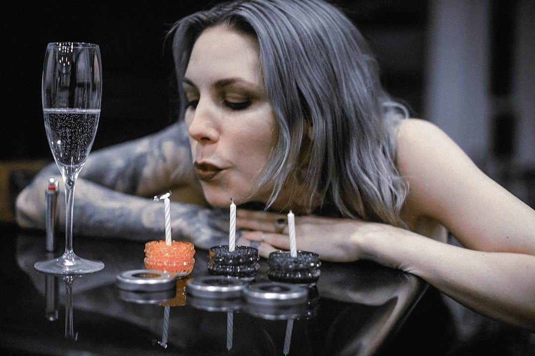 スカイラー・グレイさんのインスタグラム写真 - (スカイラー・グレイInstagram)「Caviar and candles...」2月28日 15時24分 - skylargrey