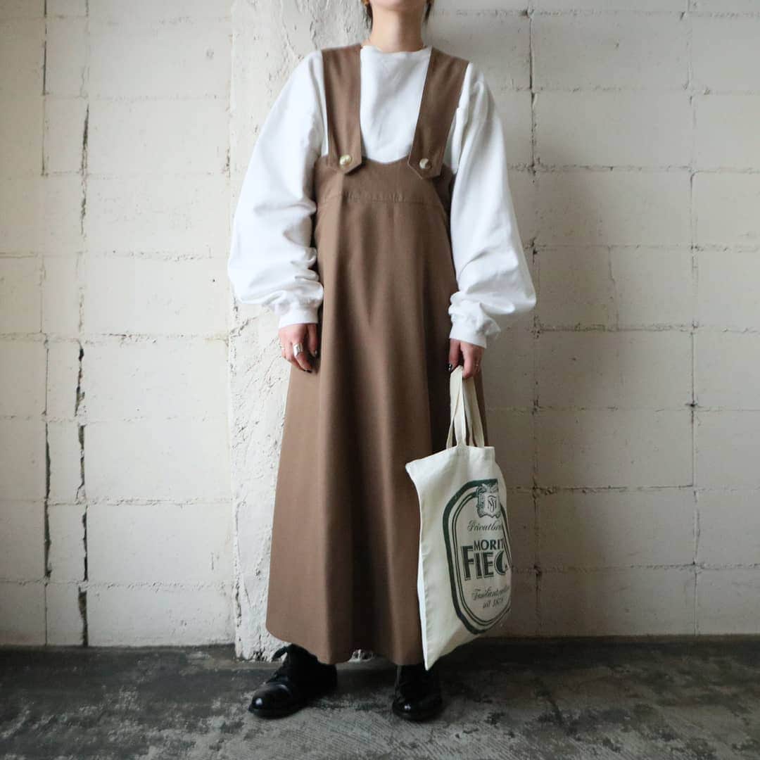 吉祥寺 古着屋 Orfeoのインスタグラム：「. Suspender Skirt   #orfeo #kichijoji #tokyo #vintage #used #fashion #coordinate #outfit . . .  お問い合わせはインスタグラムのプロフィール掲載のメールアドレスにお願いいたします。コメント、DMでのお問い合わせは受け付けておりませんのでご了承ください。 ONLINE SHOPの商品も店頭にてご購入頂けます。気になる商品がございましたらスタッフにお声掛けください。 . 新型コロナウィルス感染症予防対策を徹底して営業しております。 ご来店の際はマスク着用、手指消毒にご協力ください。」