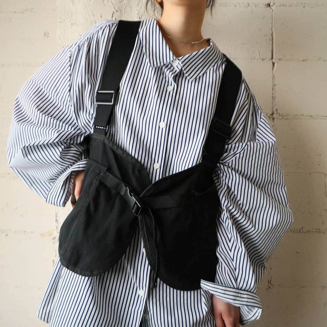 吉祥寺 古着屋 Orfeoのインスタグラム：「. Stripe Big Shirt × Vest   #orfeo #kichijoji #tokyo #vintage #used #fashion #coordinate #outfit . . .  お問い合わせはインスタグラムのプロフィール掲載のメールアドレスにお願いいたします。コメント、DMでのお問い合わせは受け付けておりませんのでご了承ください。 ONLINE SHOPの商品も店頭にてご購入頂けます。気になる商品がございましたらスタッフにお声掛けください。 . 新型コロナウィルス感染症予防対策を徹底して営業しております。 ご来店の際はマスク着用、手指消毒にご協力ください。」
