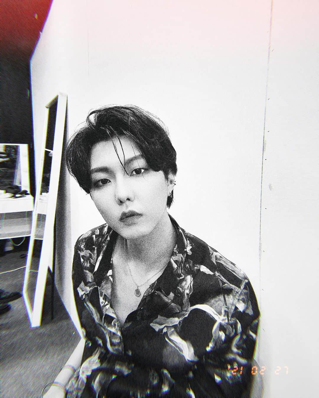 E.coのインスタグラム：「#어제 와 #오늘 의 #차이 #공연 이거 나 아님. #사기꾼」