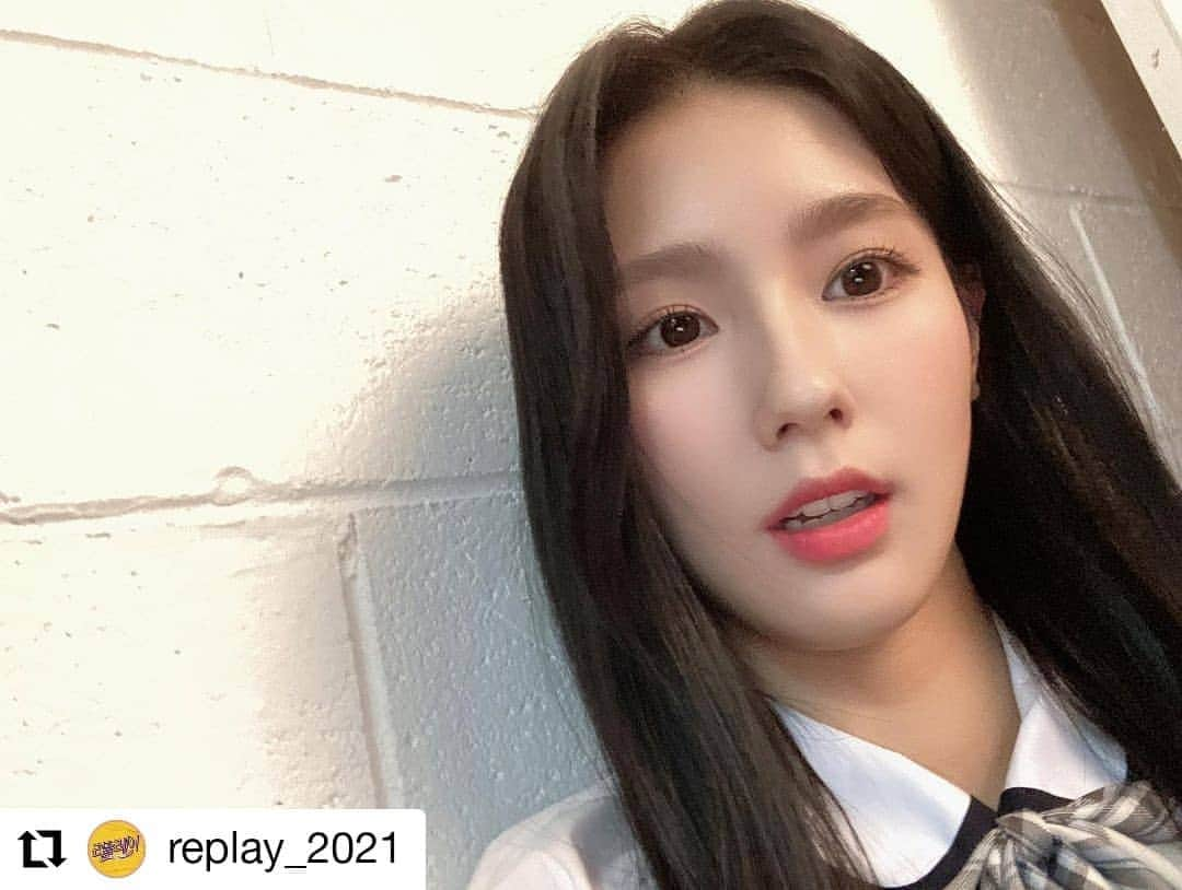 (G)I-DLEさんのインスタグラム写真 - ((G)I-DLEInstagram)「#Repost @replay_2021 • • • • • • #리플레이 배우들의 핸드폰을 털어봤습니다.jpg 📒UHI🧡O  영영커플 셀카 선물 💝  _ [리플레이⏪REPLAY!!] ✔️ 매.일.정.주.행💓 > 라잌댓(LIKE THAT) 📍YouTube : https://youtu.be/ZAgPolxjwS8 > Everyday RE:PLAY!  _ #여자아이들 #미연 #GIDLE #MIYEON」2月28日 16時14分 - official_g_i_dle