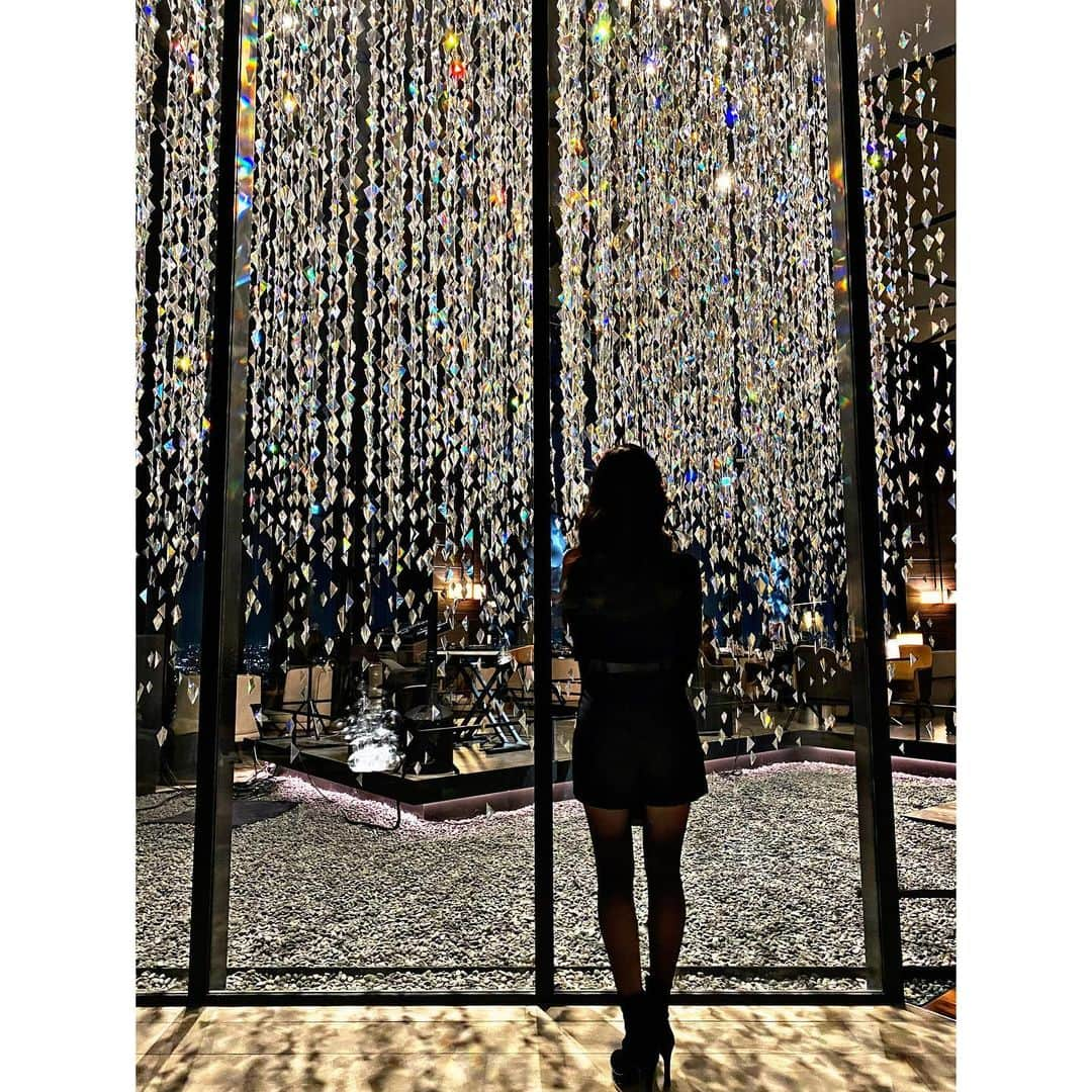 葉月蓮さんのインスタグラム写真 - (葉月蓮Instagram)「キラキラ⭐️🦋⭐️✨🌙 私はまっくろ💎✨💎 #japan #osaka #conradosaka #zara #dior #model #roundgirl  #コンラッド大阪 #モデル #ラウンドガール #k1ガールズ #k1girls #ミスジェニック #グラビア #葉月蓮 #やる気元気葉月 #🦋」2月28日 16時13分 - hazuki_ren_