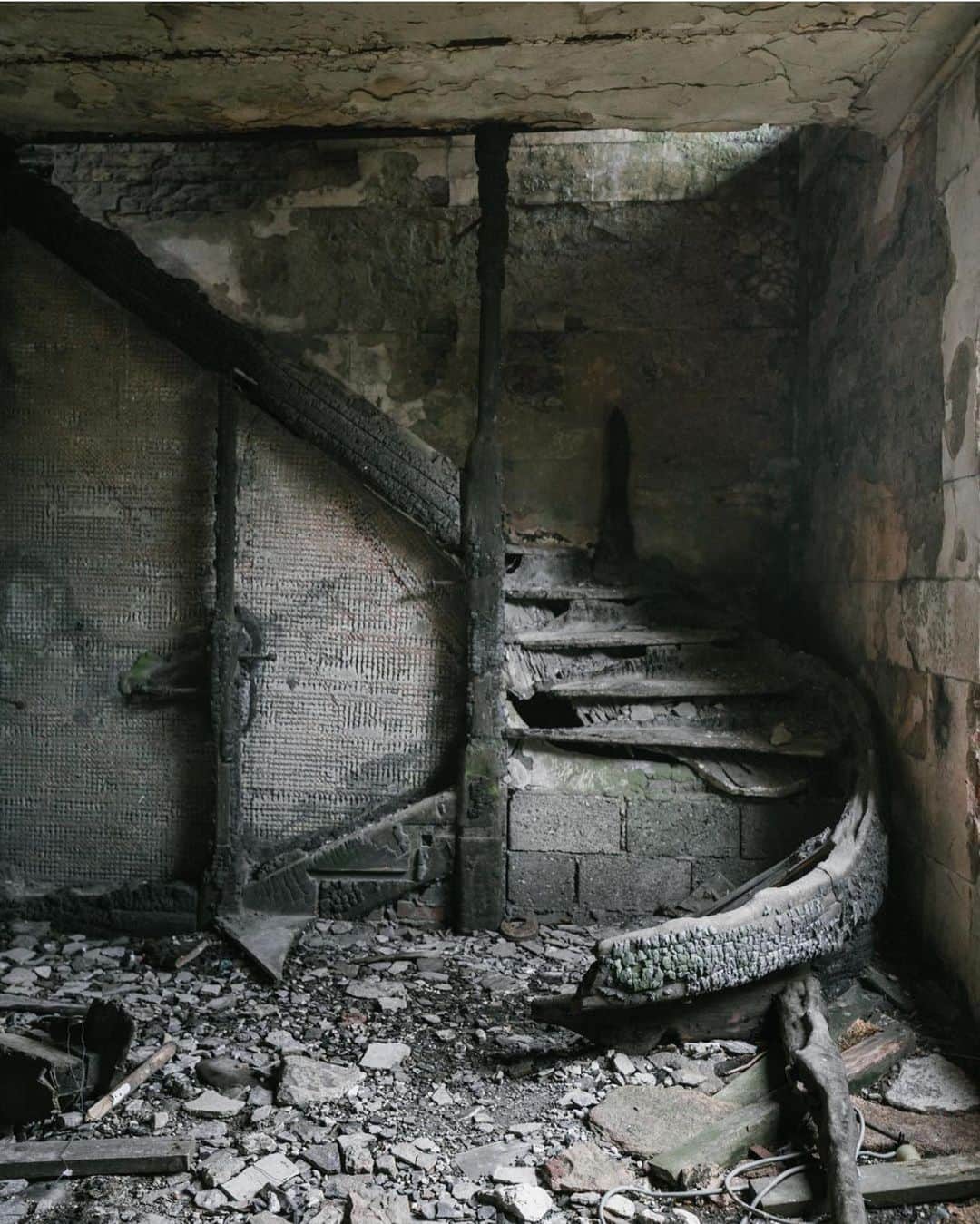 Abandoned Placesさんのインスタグラム写真 - (Abandoned PlacesInstagram)「😳 @ksenia_hound」2月28日 16時23分 - itsabandoned