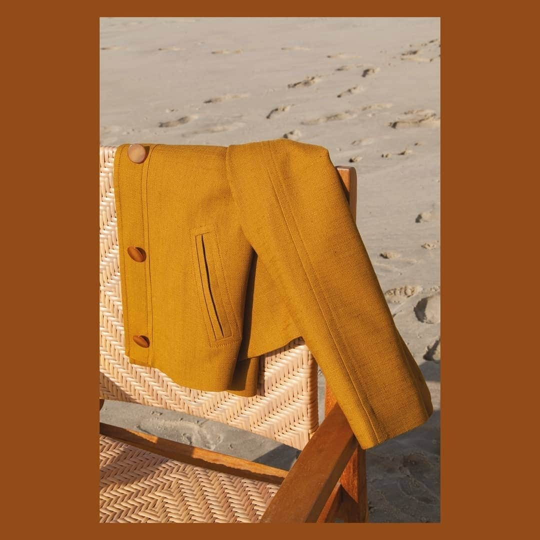 ベンシモンさんのインスタグラム写真 - (ベンシモンInstagram)「Les couleurs ensoleillées de notre nouvelle collection ☀️ ​Pile à temps pour le beau temps !  Qui est déjà passé sur le site ou dans nos boutiques découvrir nos pièces de l'été ?  ​ ​🇬🇧 The sunny colors of our new collection ☀️ Just on time for the good weather!  Who has already been on the site or in our stores to discover our summer pieces?  ​ ​#bensimon #mode #new #SS21 #summer #spring #mode #fahsion #couleurs #colors」2月28日 16時20分 - bensimoncollection