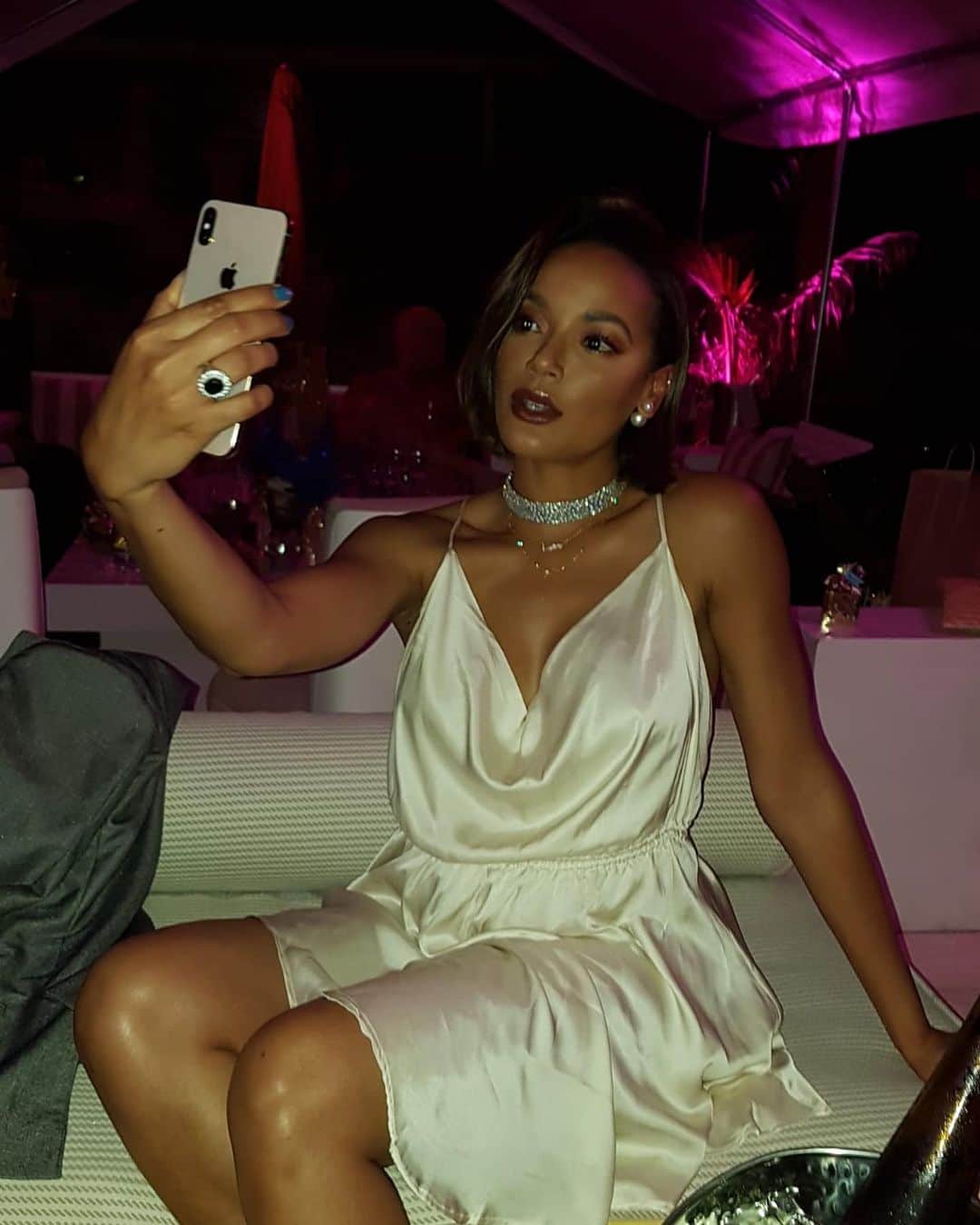 セリタ・エバンクスのインスタグラム：「They said I should take more selfies.」