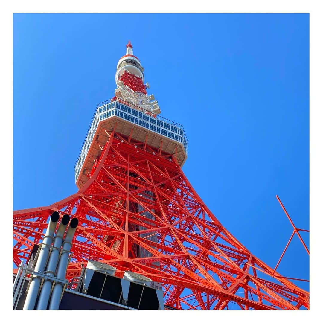 海保知里さんのインスタグラム写真 - (海保知里Instagram)「昨日は息子の学童のイベントで東京タワーへ🗼外階段で600段昇りました。  昔朝番組で東京タワーの特別展望の外に出て生中継をしたことがありましたが、怖すぎて立ち上がれず、途中まで四つん這いだったことを思い出しました😁  #高所恐怖症 #海保知里 #小1男子」2月28日 7時59分 - chisato_kaiho