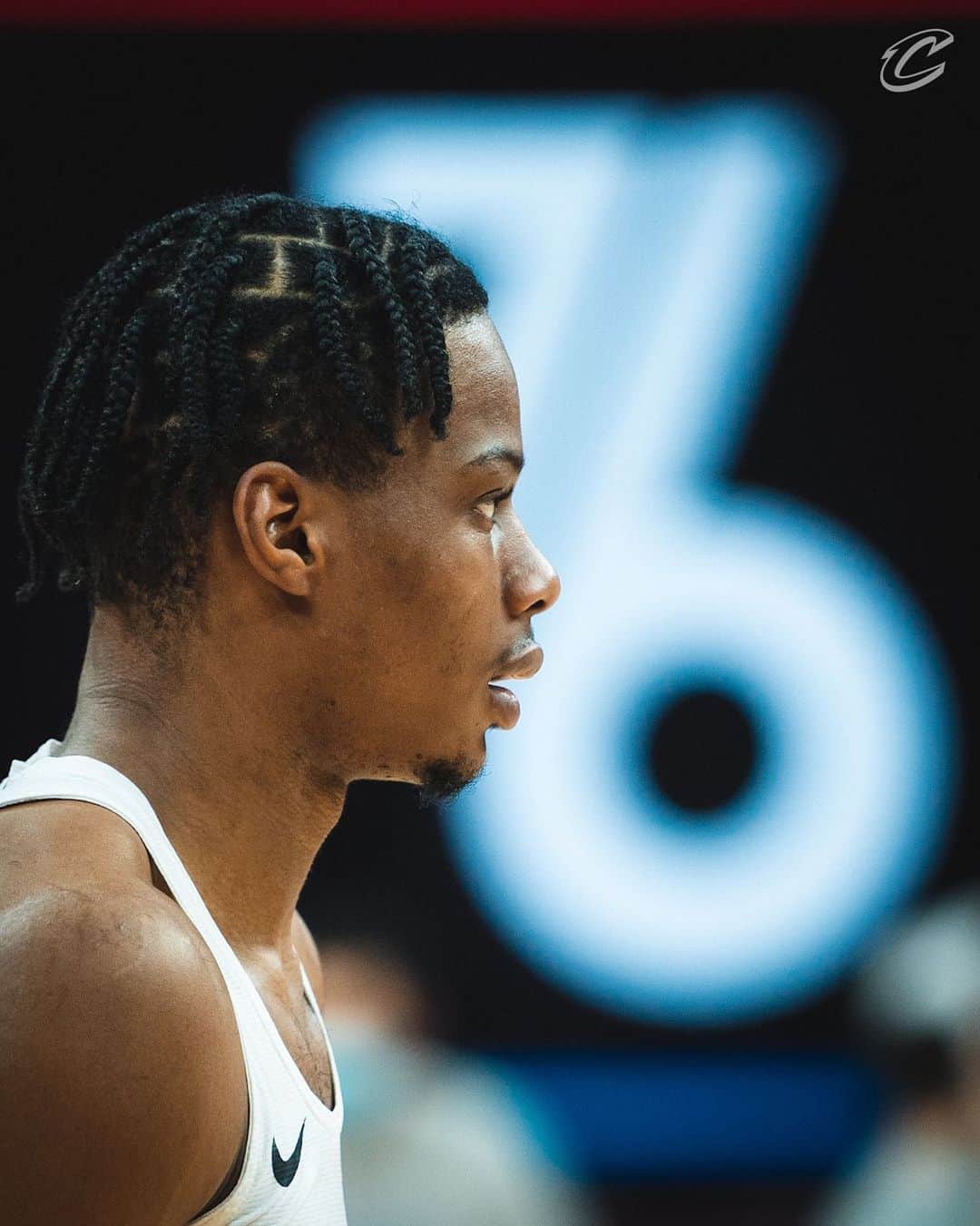 キャブスのインスタグラム：「@isaacokoro has posted double-digit points in seven of his last 11 games and at least one block in five of his last six.  🥶📈 #BeTheFight」