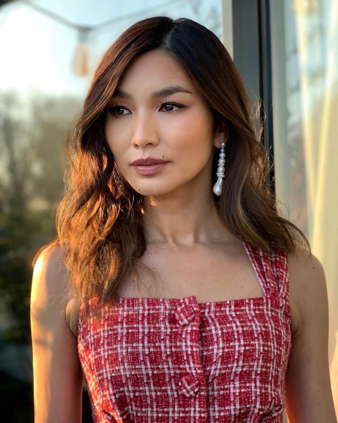ジェンマ・チャンのインスタグラム：「#RayaAndTheLastDragon press day wearing @huishanzhang 🐉」