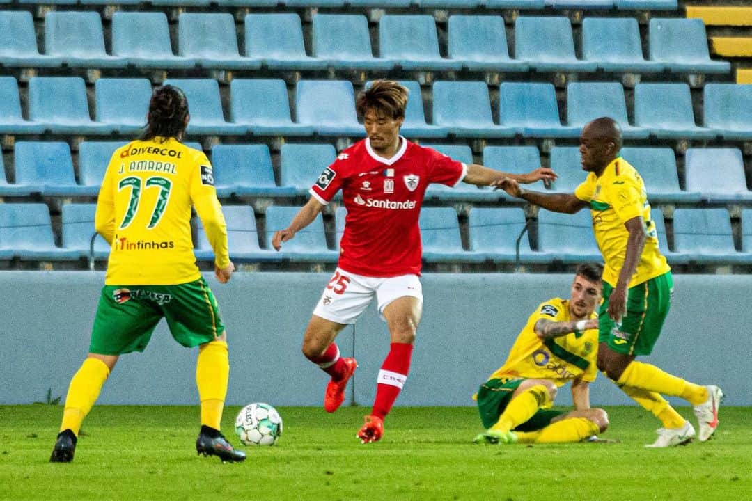 のインスタグラム：「+3 Foi um jogo com sentimentos.  Grande vitória.  A próxima partida é muito importante.  Vamos ganhar. 次はアウェーで首位スポルティング🔥 @cd_santaclara  #25」