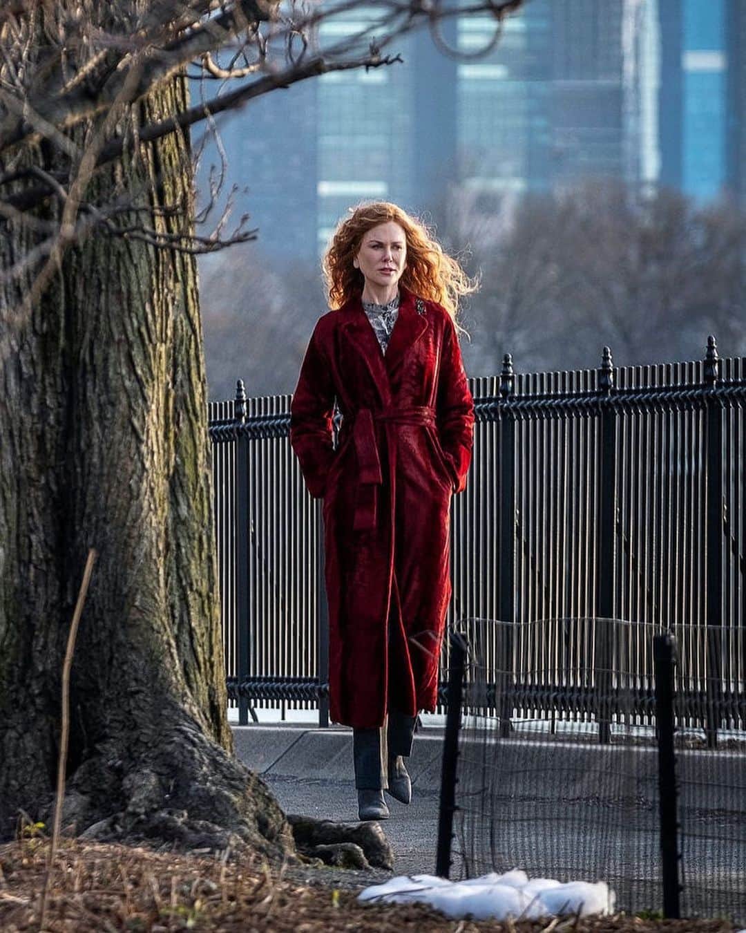 E! Onlineさんのインスタグラム写真 - (E! OnlineInstagram)「Putting this into the universe: if Nicole Kidman shows up to the #GoldenGlobes tomorrow in one of these coats it will be OUR undoing. (📷: HBO)」2月28日 9時01分 - enews