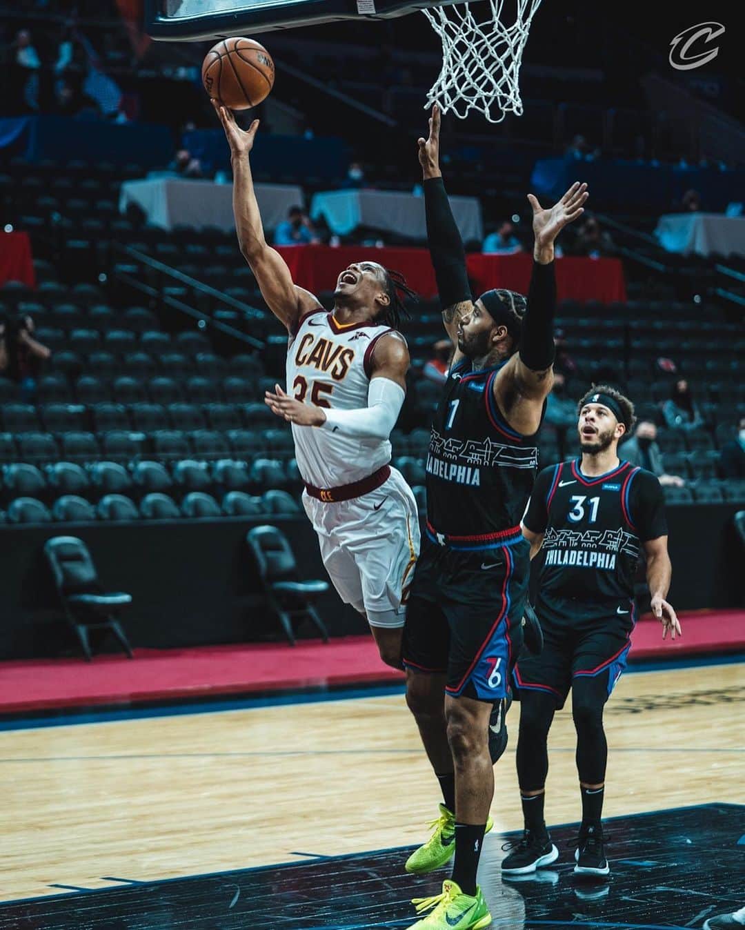 キャブスのインスタグラム：「🥶 BUCKETS! #BeTheFight」