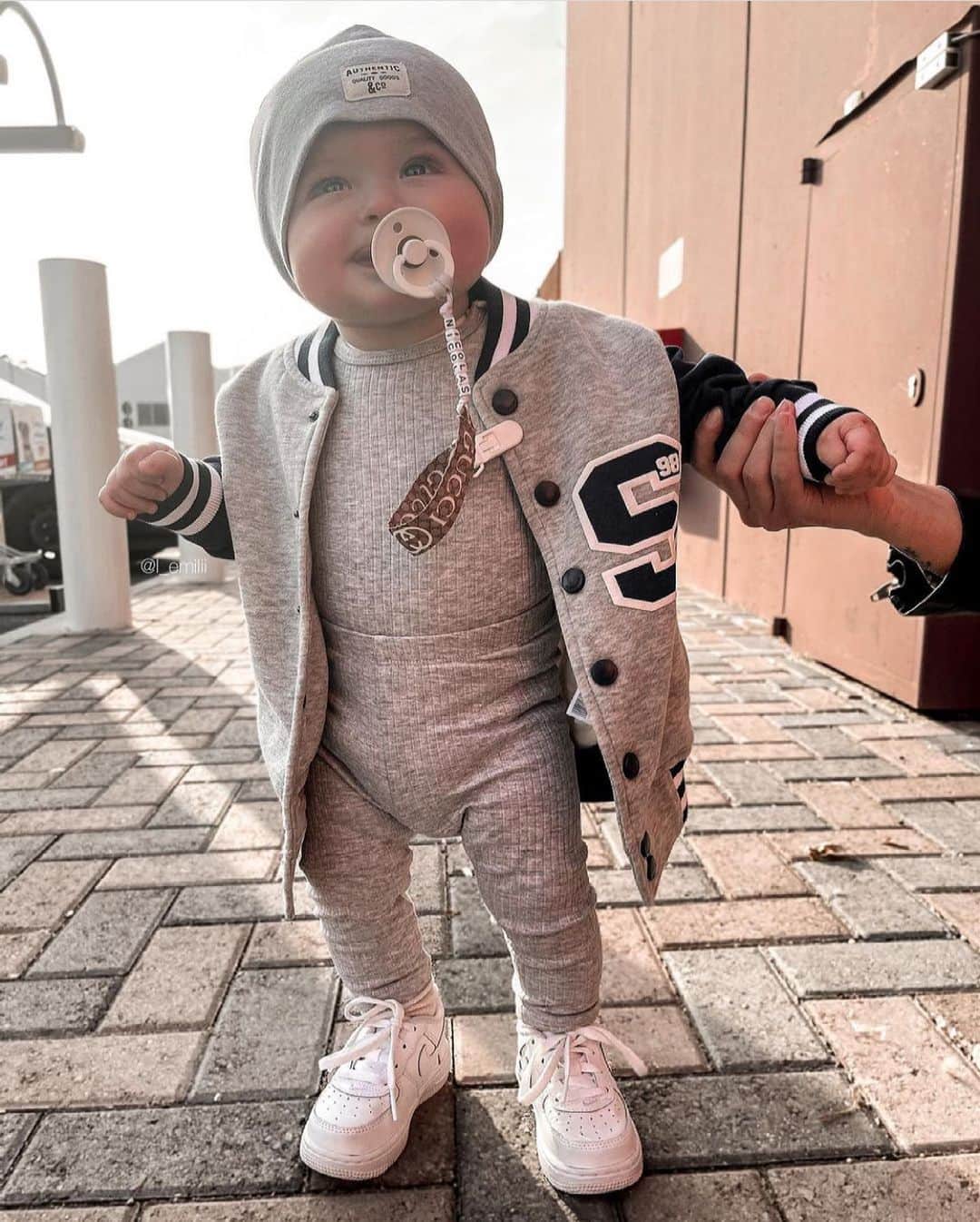 Kidz Fashionのインスタグラム：「By @l_emilii #kidzfashion」