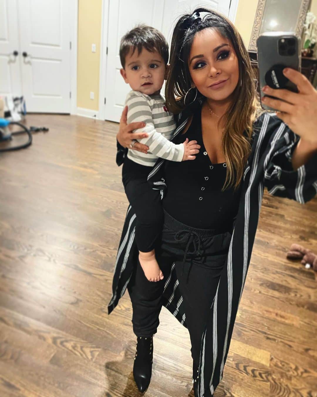 ニコール・ ポリッツィのインスタグラム：「Angeloooooo 🖤 my baby, i love you so much 🥰」