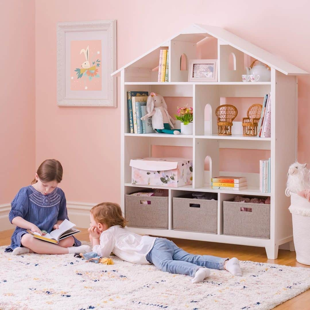 マーサ・スチュワートさんのインスタグラム写真 - (マーサ・スチュワートInstagram)「The Martha Stewart living and learning dollhouse bookcase has your child’s creativity in mind. The playful storage unit marries kids’ design with functional storage, and also includes a removable “staircase.” Shop this color and more on @amazon at the link in bio.」2月28日 10時09分 - marthastewart