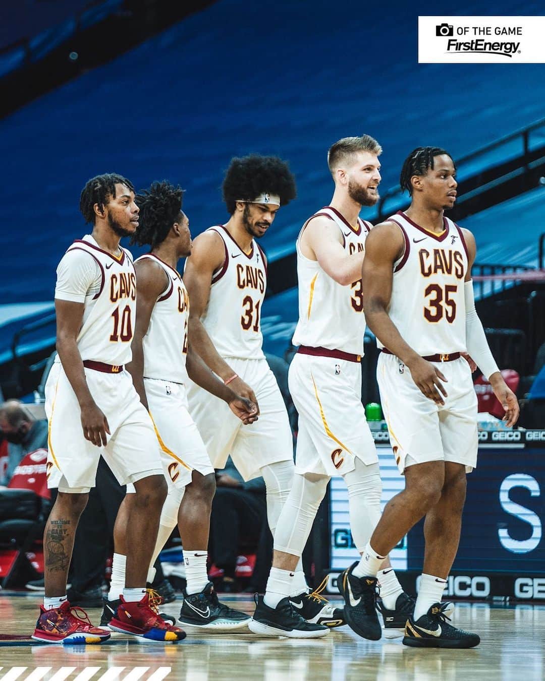 キャブスのインスタグラム：「The team. ##BeTheFight」