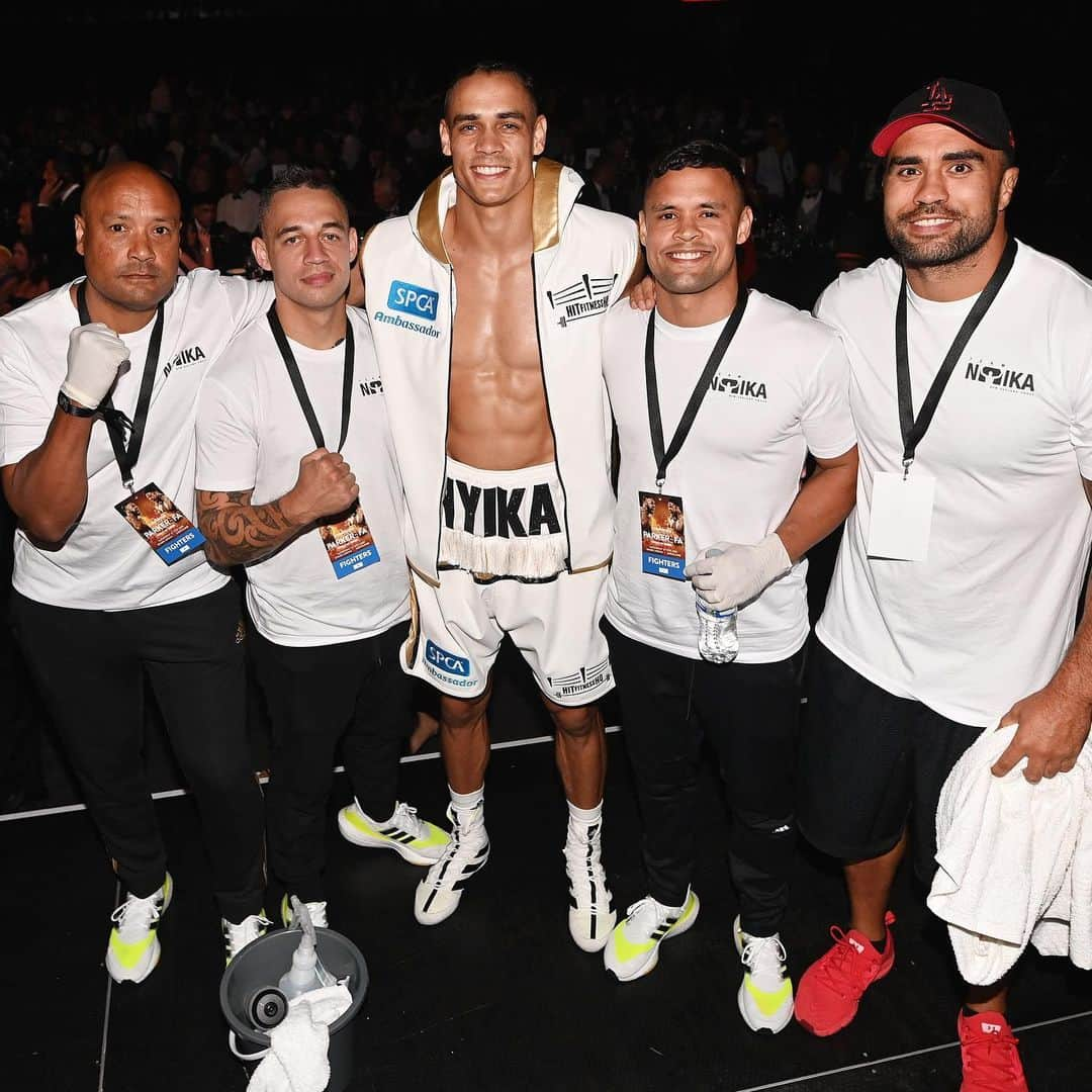 デイヴィッド・ニカのインスタグラム：「Unscathed. 1-0 (1 KO)  #teamNYIKA  📷  @photosportnz」