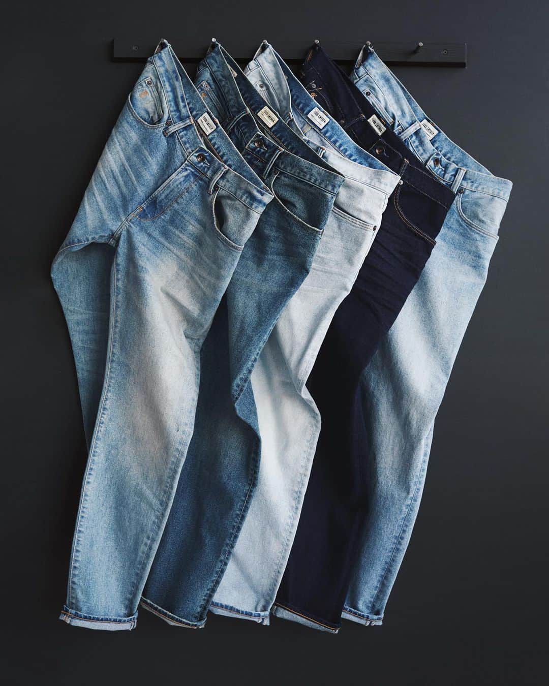 トッドスナイダーのインスタグラム：「Wardrobe makeover? Worry no more 👖👖👖 #ToddSnyder #TSDenim #Denim」