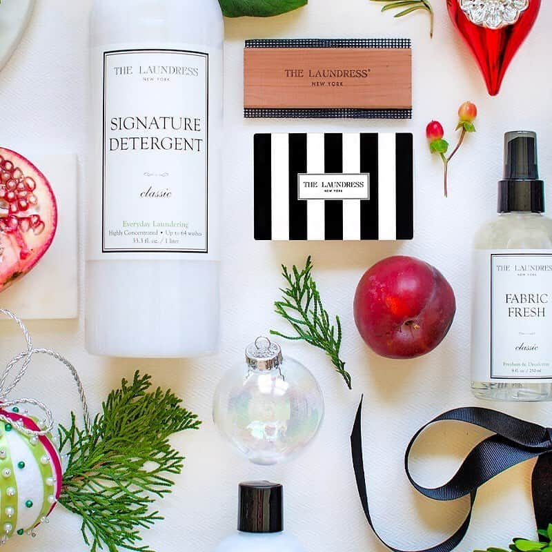 THE LAUNDRESS JPのインスタグラム：「The Laundress は植物由来の原料を使用したエコロジーな洗剤を展開しています🌿. 服にも人にも環境にも優しい洗剤です😊. . #thelaundress #thelaundressjp #ecofriendly #eco #natural #sustainable #ランドレス #エコロジー #エコ洗剤 #ナチュラル洗剤 #サスティナブル #サスティナブルな暮らし #エコな生活 #環境に優しい #人に優しい #衣類に優しい」