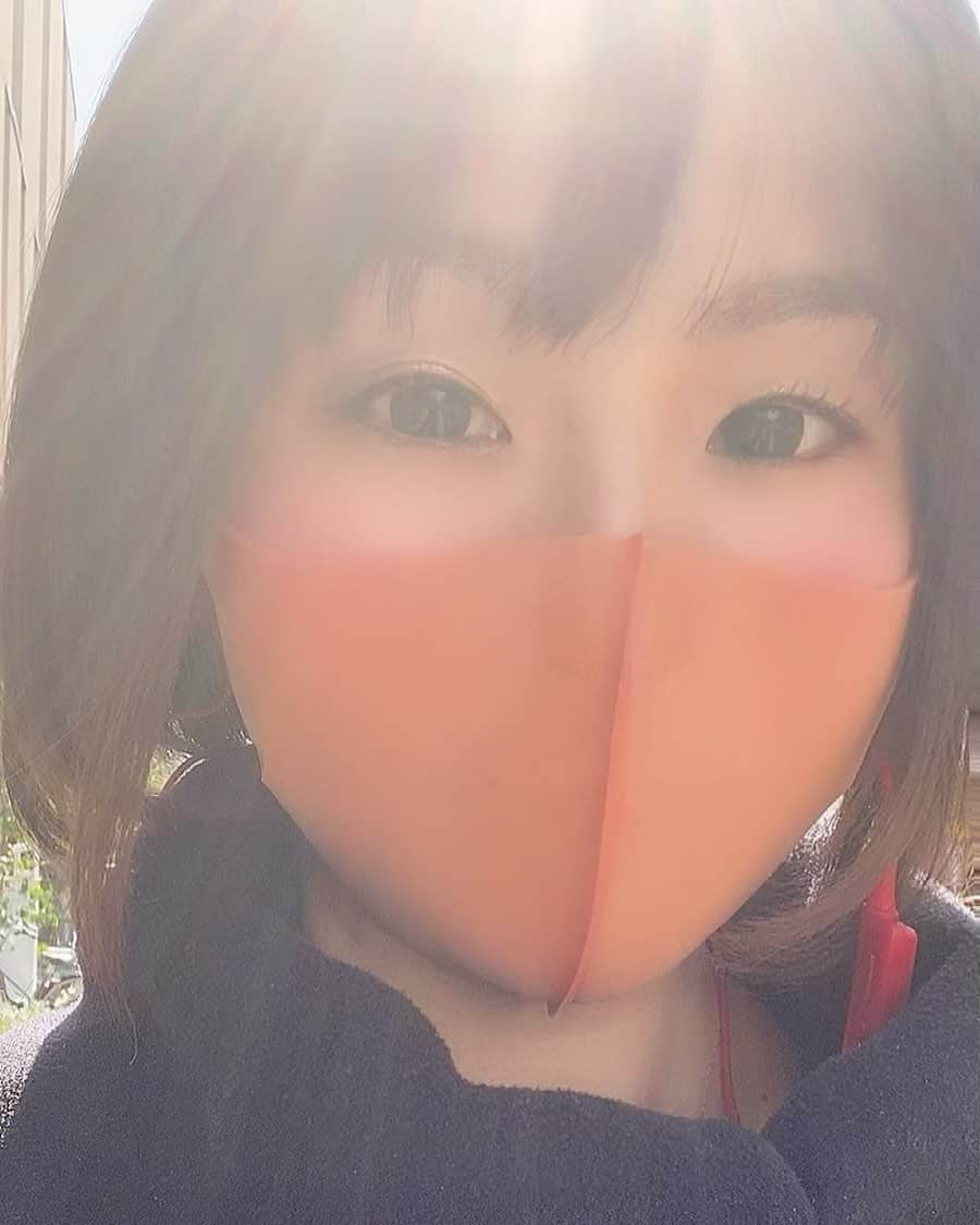 森碕ひろかのインスタグラム：「めっちゃ良い天気🌞✨✨  朝寒かったけど今コートいらーん🤷‍♀️ﾌｧｰ!!」