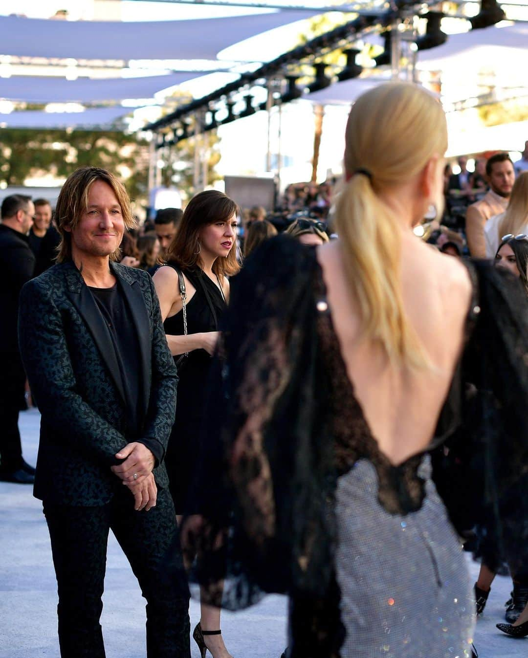 E! Onlineさんのインスタグラム写真 - (E! OnlineInstagram)「His saving Grace. ❤️ Whatever happens at tomorrow's #GoldenGlobes, Nicole Kidman is already a winner in Keith Urban's eyes. (📷: Getty Images)」2月28日 10時47分 - enews