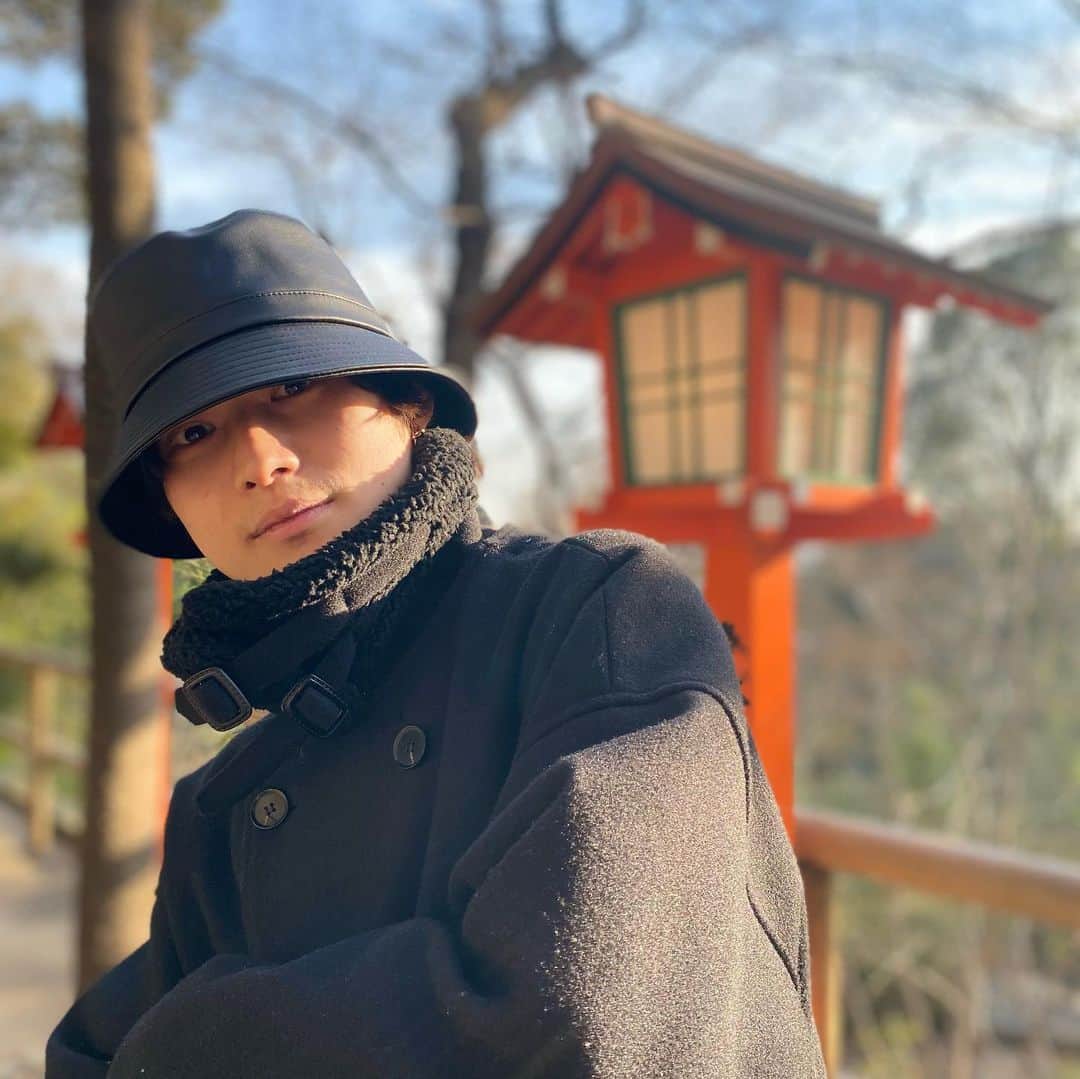 松本大志さんのインスタグラム写真 - (松本大志Instagram)「この帽子お気に入りでお出かけの際はよく被ってます😊笑 めちゃくちゃ深かぶりできて僕好み。  #ZOZOTOWN でお安く売っていたので購入しました笑  コートとデニムは韓国のサイトで購入したものです😶」2月28日 10時59分 - taishi_ma