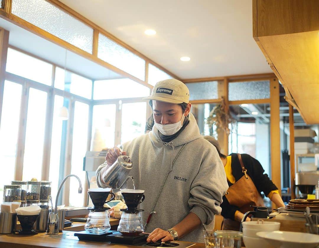 土井地博さんのインスタグラム写真 - (土井地博Instagram)「☕️☕️☕️ 散歩しながらのんびりコーヒー時間。  @onibuscoffee  @sakaoatsushi_onibus   #coffee #onibus #meguro #tokyo」2月28日 10時57分 - hiroshi_doiji