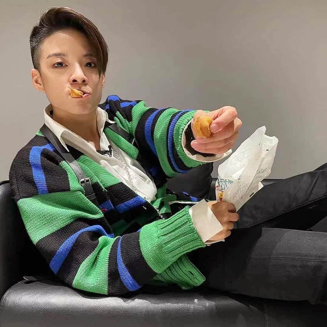 アンバー のインスタグラム：「bubble waffle for me, bubble waffle for you ☺️」