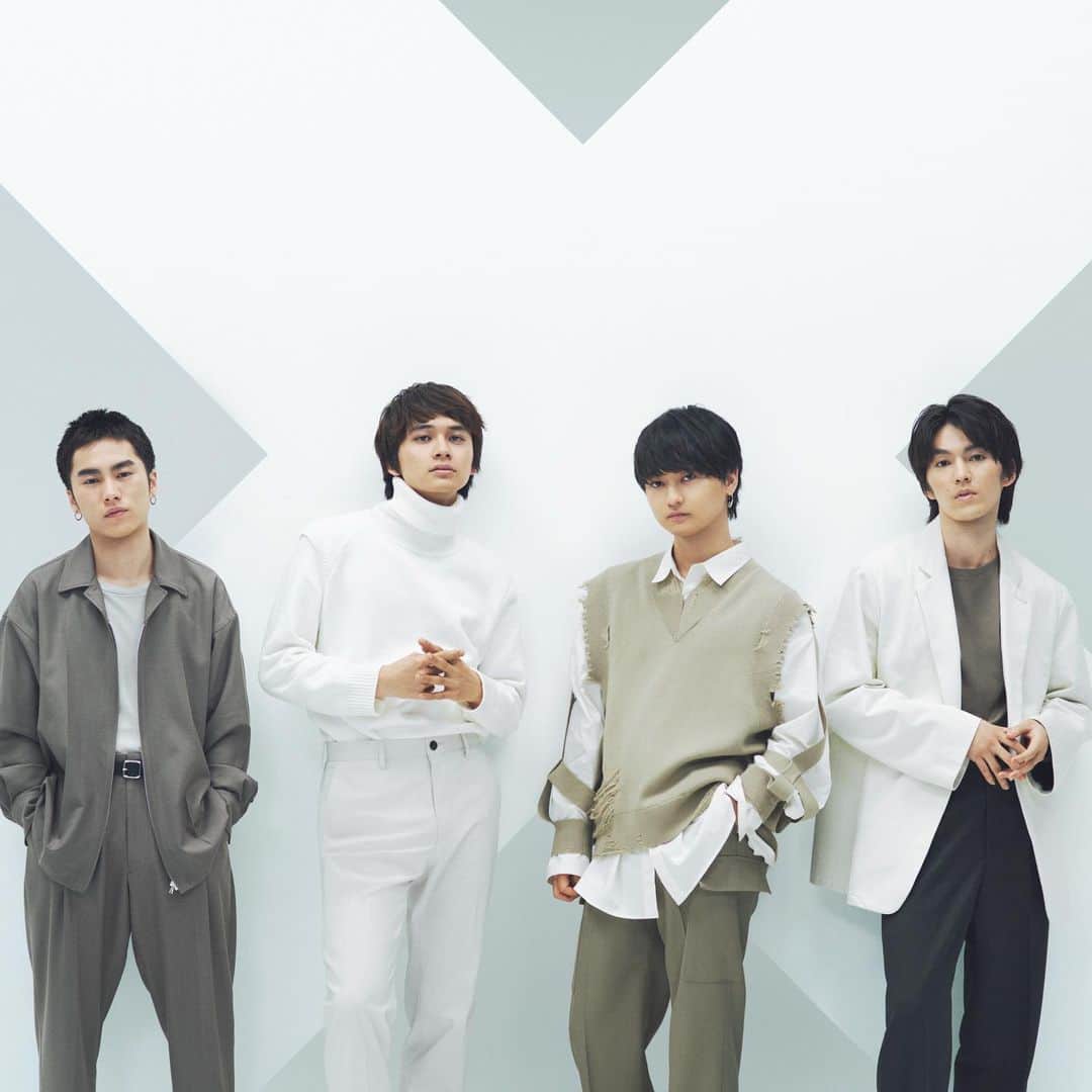 長山一樹のインスタグラム：「2/24に発売された北村匠海率いるDISH//の4th FULL ALBUM 『X』のCDジャケットの撮影を担当させていただきました。  @dish__official  #dish #北村匠海 #矢部昌暉 #橘柊生 #泉大智  Creative Director : @smzksk  Creative Director & Copywriter : Masaharu Kumagai  Art Director : @kana_takara  Graphic Designer : Asako Yano, Mami Shimizu (TWOPLATOON) Photographer: Kazuki Nagayama  Stylist : Shinya Tokita Hair & Make-up : Asako Satori, Yusuke Kasuya Producer : Ryota Kajihara, Rabu Kadomae (amana) Production Manager : Tomoa Mukai (amana) Retoucher : Mio Kawano(amana) Artset : Shu Nakama(SUI)  #photography #portrait #hasselblad #kazukinagayama #長山一樹 #ハッセルブラッド #中判カメラ #ポートレート」