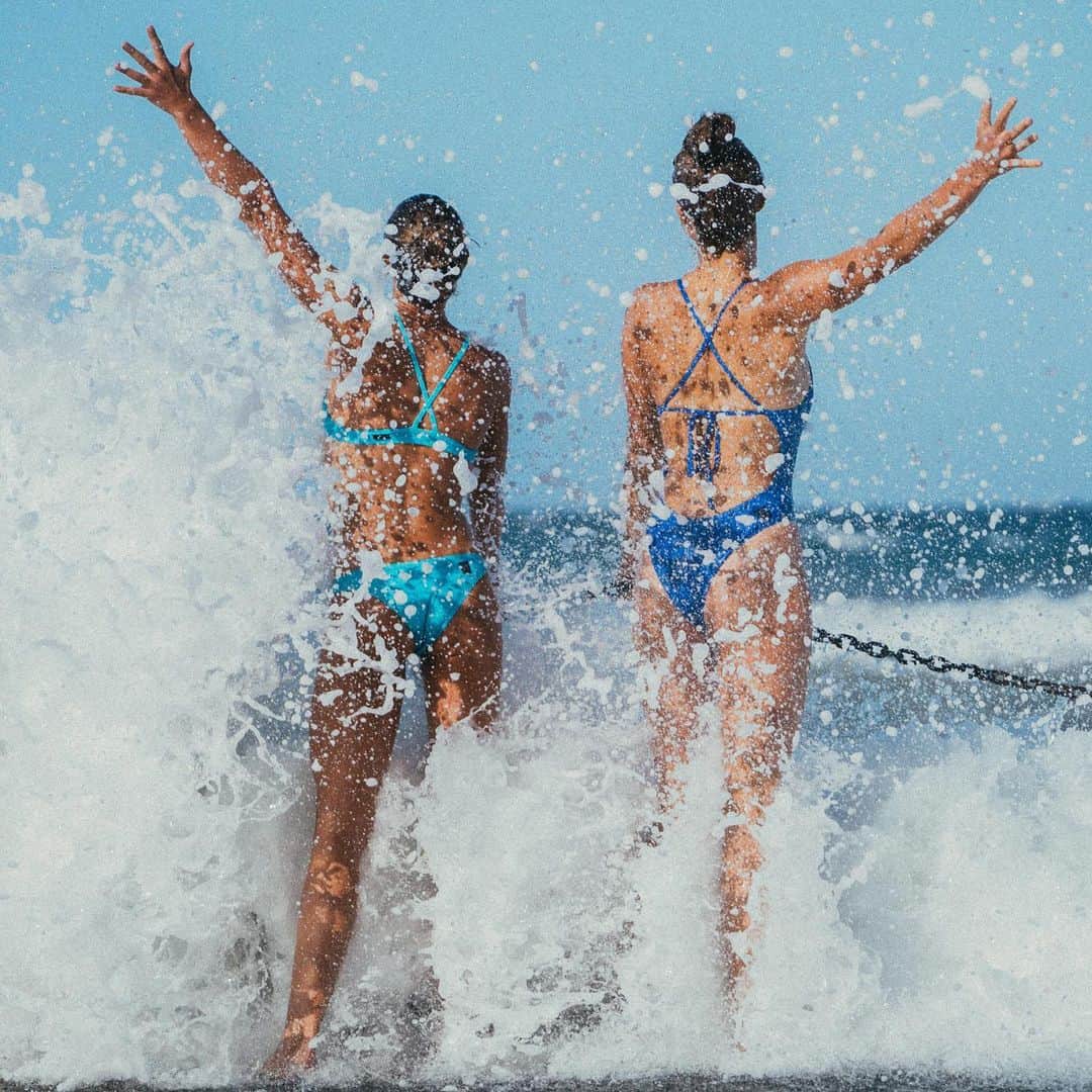 JOLYN Swimwearのインスタグラム：「WAVING 🌊👋 GOODBYE TO SUMMER 🌞 don’t miss your last chance to score a free tote bag + a pair of @finisaustralia goggles with any purchase from our ‘SUMMER SEND-OFF’ collection (offer ends midnight tonight) ✌️ // #jolynaustralia 📸 @lachlanjdempsey」