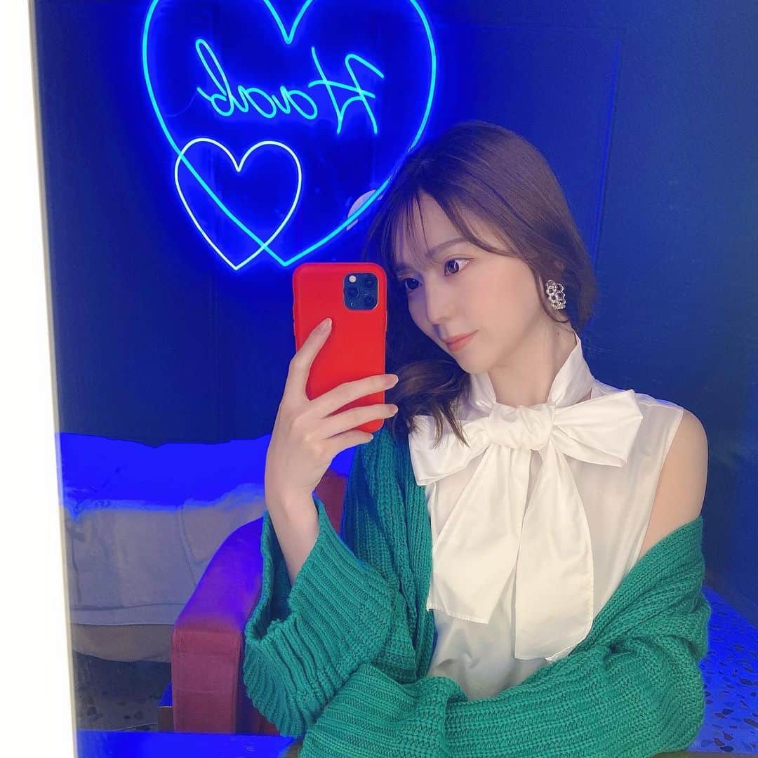 堀尾実咲のインスタグラム：「@haab_dream で 美容メンテナンスしてきたよ🤍  今月のハイフday☺️  今回もしっかりばっちり きゅきゅっと小顔にして もらってきたよ👯‍♀️  そして❤️ ハーブクリニックの 横浜院ができたんだって😍  @haab_yokohama   あいかわらず内装も ホテルみたいで綺麗✨ 横浜院も行ってみたいな✨  お近くの方はぜひ 行ってみてね☺️  #美容 #美容外科 #美容クリニック #美容メンテナンス #beauty #ハーブビューティークリニック  #haabdream #haabbeautyclinic #haab #haabyokohama #ハイフ #小顔 #美肌 #ツヤ肌 #肌メンテナンス  #原宿 #表参道 #神宮前 #横浜」