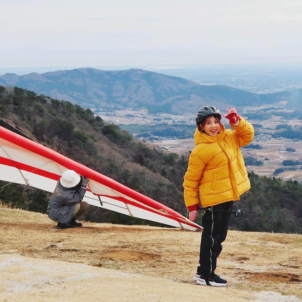 ビーム先生のインスタグラム：「โดดร่มมาปีนึงแล้ว 🥰 เป็นครั้งหนึ่งในชีวิตที่ไม่คิดจะทำอีก เวียนหัว 555 แต่สนุกนะ ไปเล่นได้ที่ จ.อิบารากิ 茨城でパラグライダーしたとき！  #influencer #blogger #youtuber #thai #thaigirl #japan #日本　#タイ　#インフルエンサー　#ブロガー　#ユーチューバー　#外国人　#訪日外国人　#タイ人　#タイ語　#บล็อกเกอร์ #ยูทูปเบอร์ #ไทย #ญี่ปุ่น #ภาษาญี่ปุ่น #ibaraki」