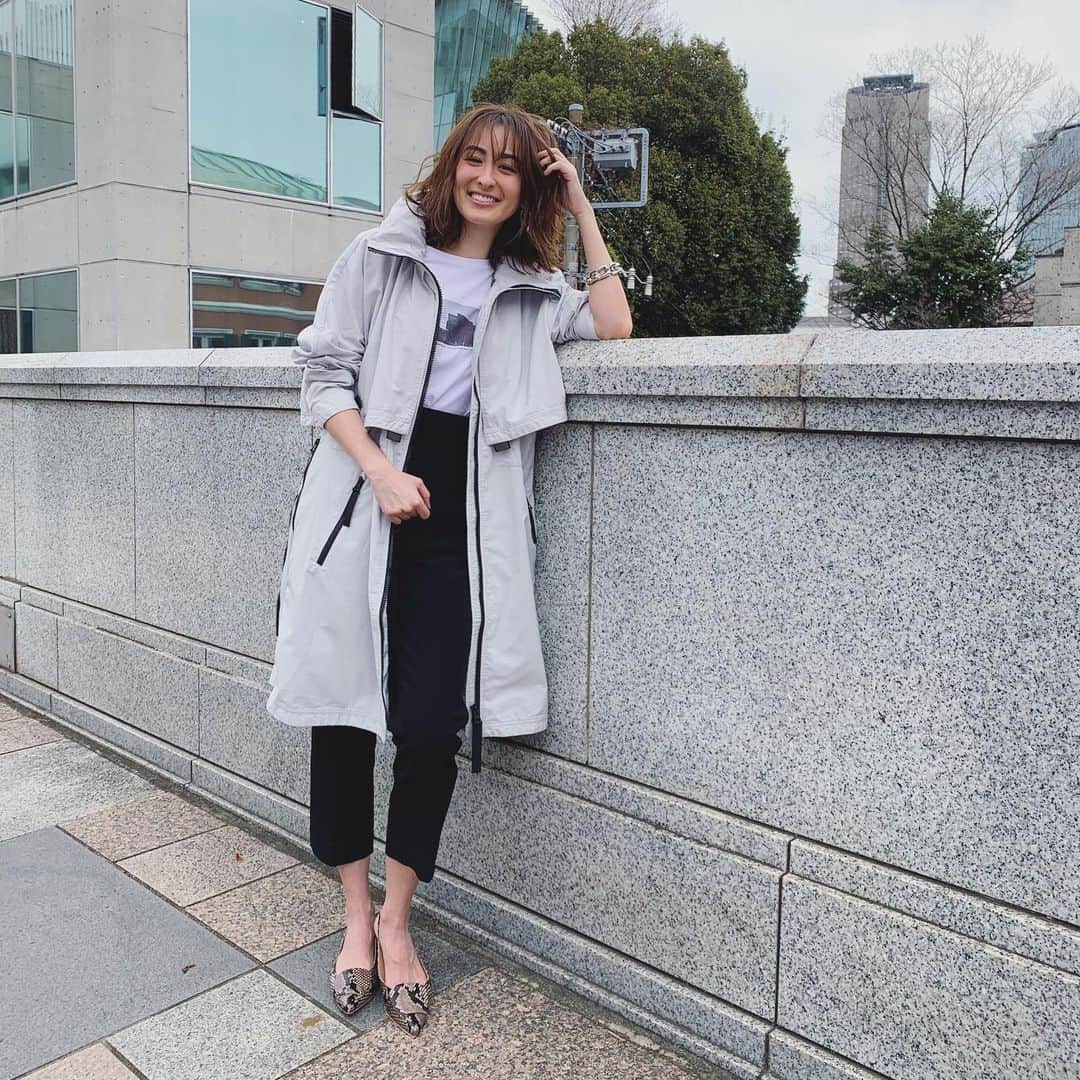 オードリー亜谷香のインスタグラム：「The versatility of this coat is limitless! @classy_mag_insta @canadagoose #カナダグース #canadagoose」