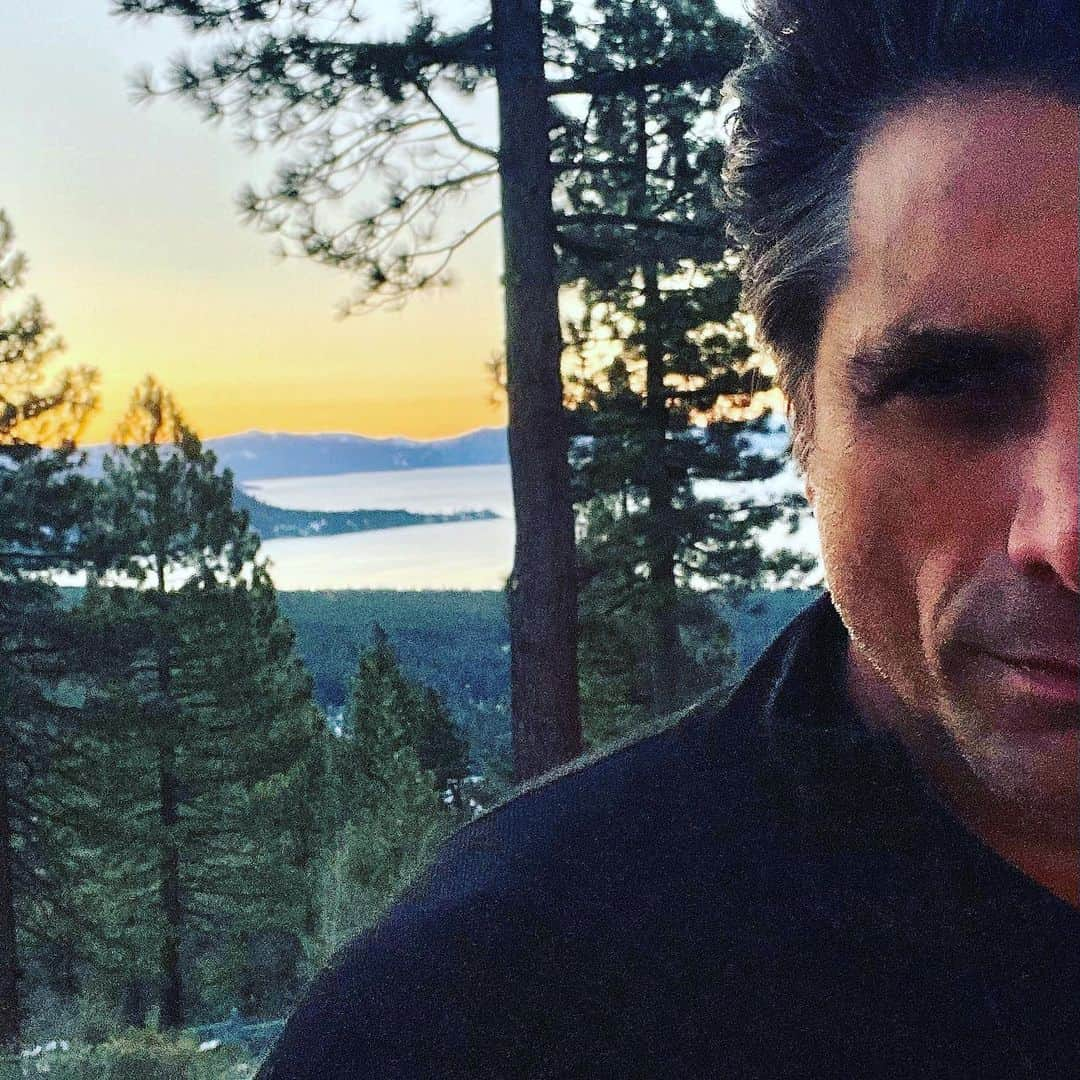 ジョン・ステイモスさんのインスタグラム写真 - (ジョン・ステイモスInstagram)「Greetings from Lake Tahoe.」2月28日 11時48分 - johnstamos