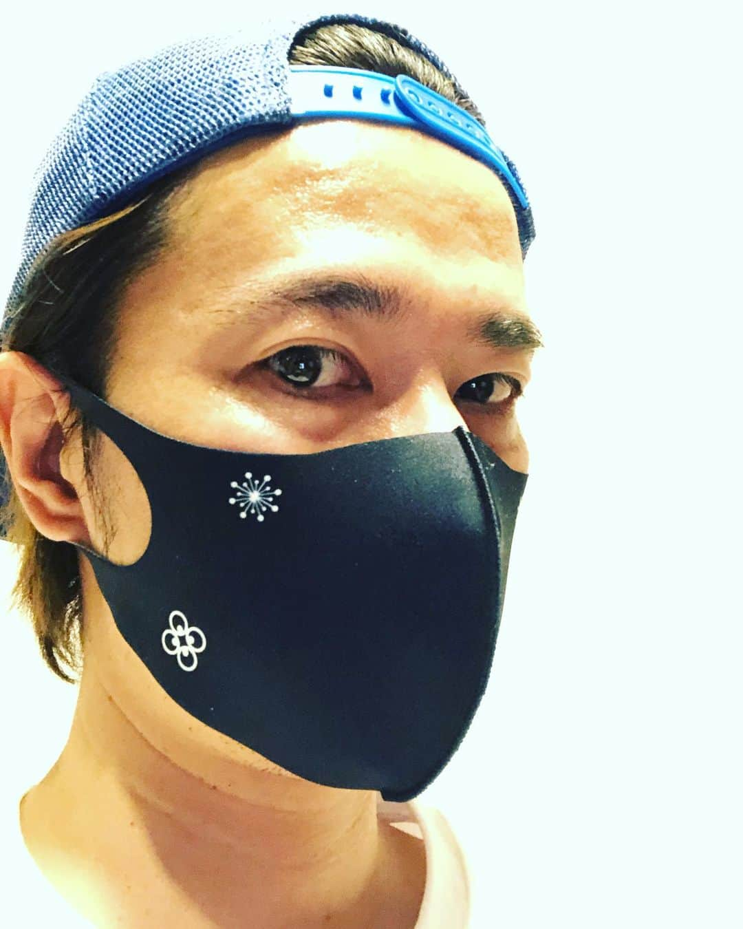 秋山真太郎さんのインスタグラム写真 - (秋山真太郎Instagram)「Designed✨ Cherry.B🌸 #mask#westory#nagasaki#ai#cherryb#長崎#suitfactory」2月28日 12時12分 - shintaro_akiyama_official