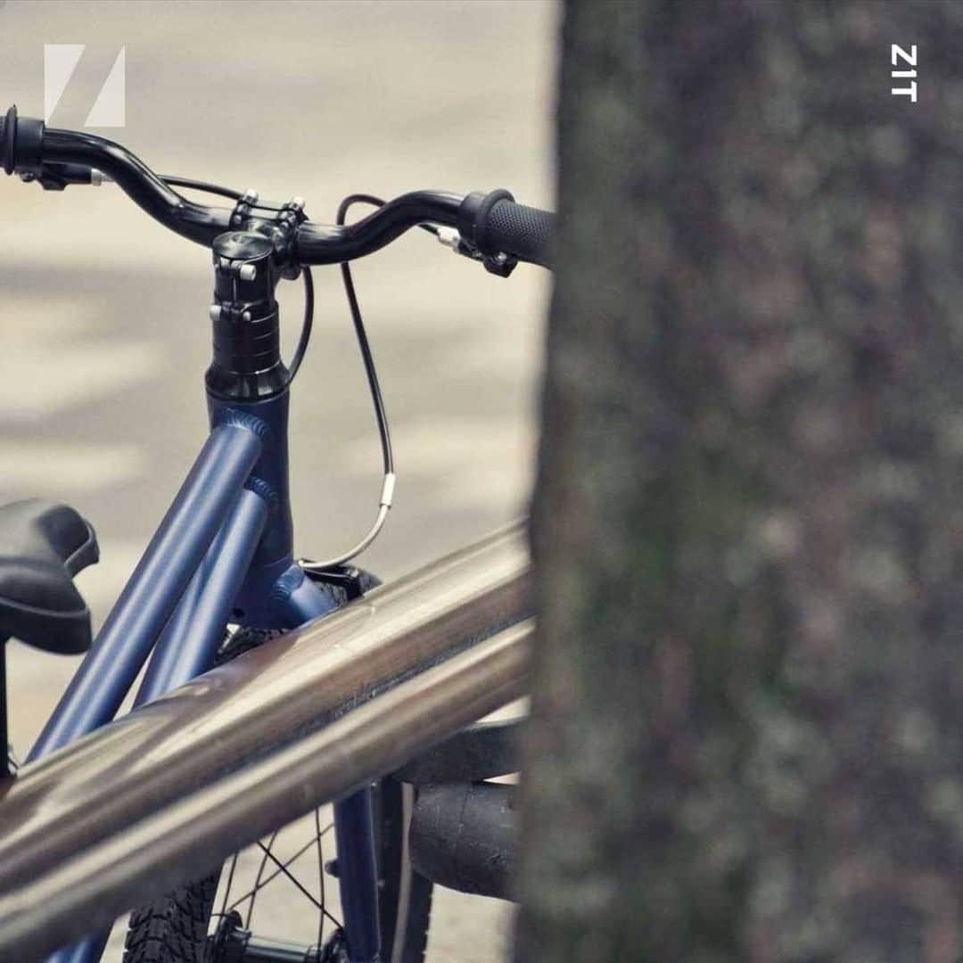 RITEWAY -Official Instagram-さんのインスタグラム写真 - (RITEWAY -Official Instagram-Instagram)「ZIT ジット 自転車が大好きになる超軽量キッズバイク。 ペダルを漕げるようになった瞬間、普段車で行っている公園に自転車でたどり着いた瞬間、達成感と自尊心で満たされた最高の笑顔に出会えます。 クラス最軽量8.6kgで軽くて思い通りに走れるZITは子どもの移動範囲をさらに広げてくれて、何よりも楽しい親子の時間を作れます。 —————————— #ジット #riteway #ライトウェイ #自転車 #自転車のある生活 #キッズ自転車 #こども自転車 #子供自転車 #サイクリング  #クロスバイク #20インチ自転車」2月28日 12時20分 - riteway_bike