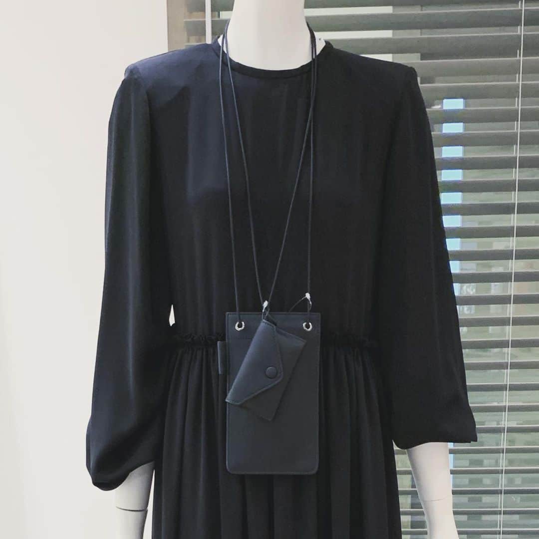 岸本佳子さんのインスタグラム写真 - (岸本佳子Instagram)「Sophisticated style 🖤 #maxmara #dress #blackdress #style #luxury」2月28日 13時06分 - yoshico_kishimoto
