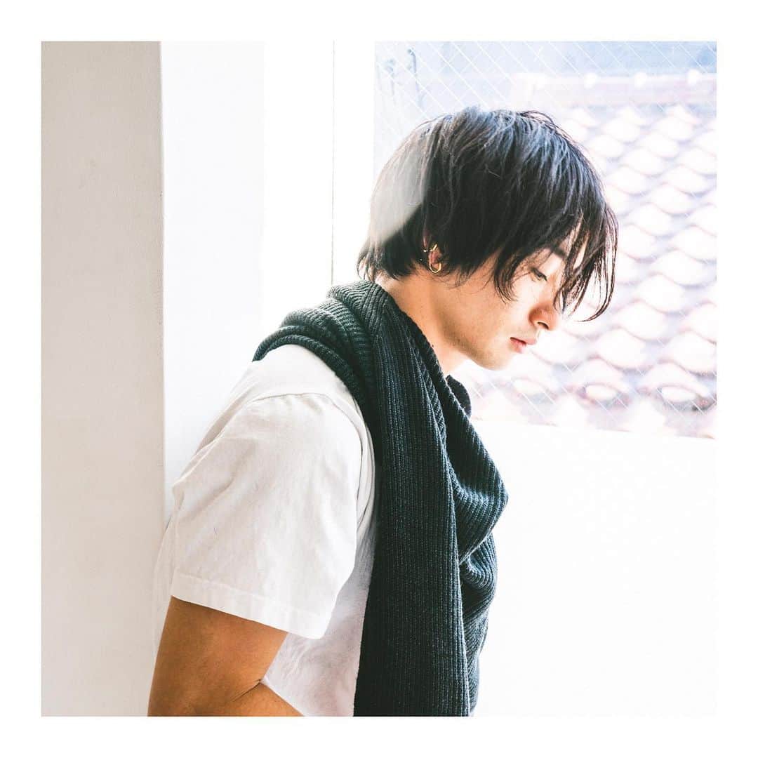 ロビンのインスタグラム：「今日も仮面ライダーセイバー ご覧いただきありがとうございました。  こんな状況下でも順調に撮影できる事に感謝しながら。  #ストリウス　#仮面ライダーセイバー」