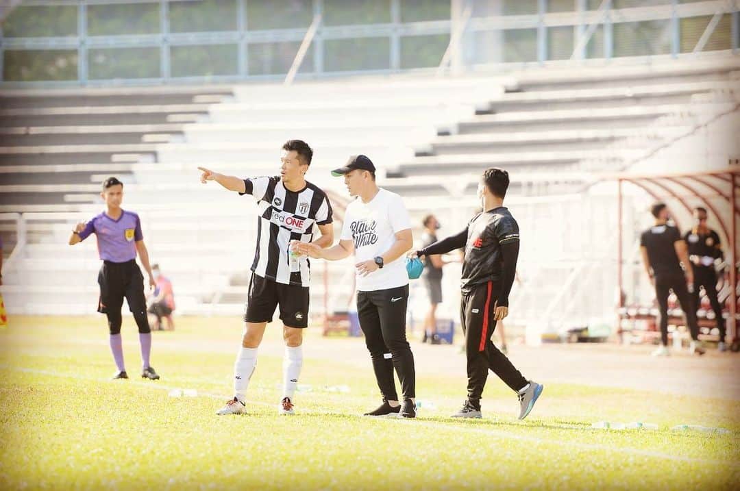 渡邉将基のインスタグラム：「Fight together 🇯🇵🇲🇾🔝 #oneteam #terengganu #terengganufootballclub #terengganufootball #enjoyfootball #lovefootball #malaysiafootball2021 #thanks📸 @aidirphotography」