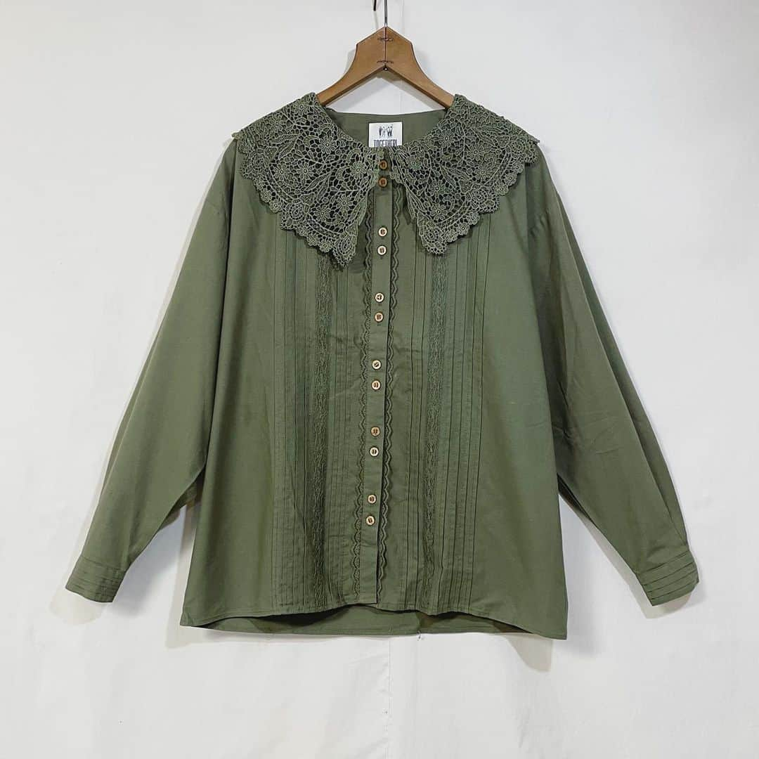 i nouのインスタグラム：「. SOLD.  flat lace collar blouse #inou_vintageclothing」